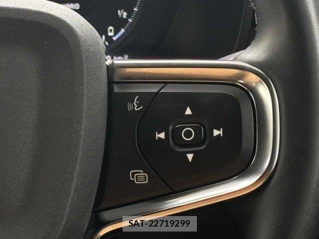 Volvo XC40 2022-03 8797869-5