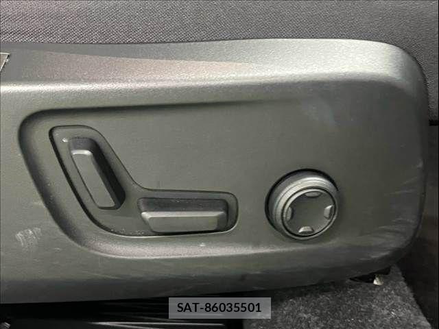 Volvo XC40 2021-07 8797870-9