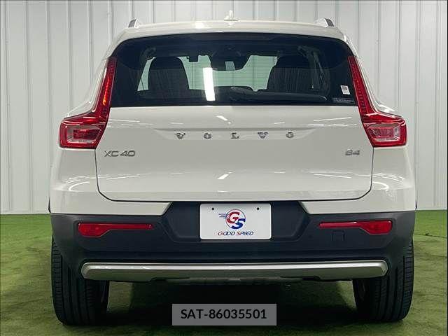 Volvo XC40 2021-07 8797870-15