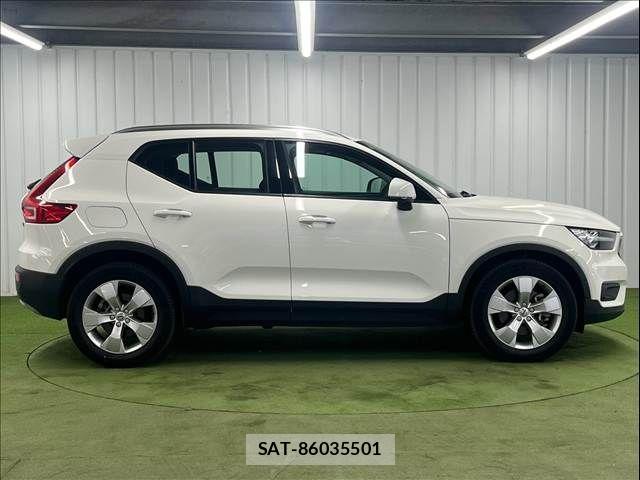 Volvo XC40 2021-07 8797870-17