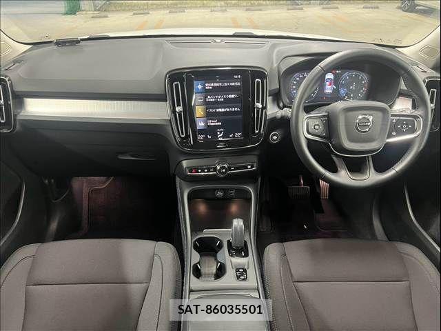 Volvo XC40 2021-07 8797870-1