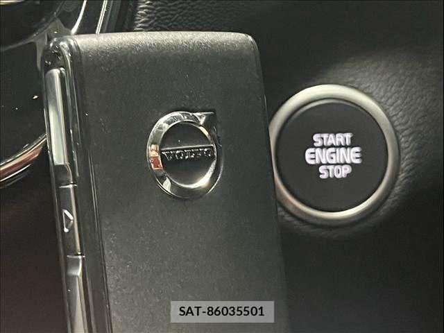Volvo XC40 2021-07 8797870-6