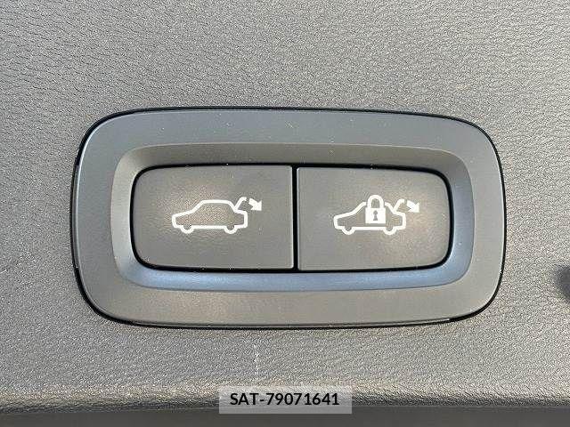 Volvo XC40 2021-09 8797871-9
