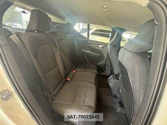Volvo XC40 2021-09 8797871-11