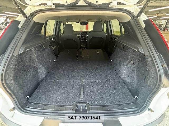 Volvo XC40 2021-09 8797871-12