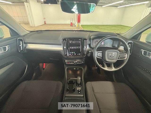 Volvo XC40 2021-09 8797871-1