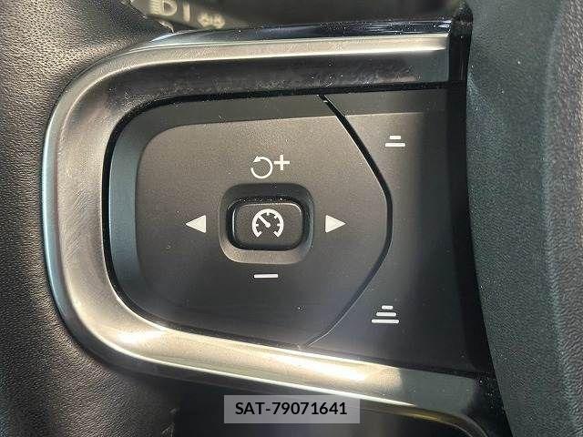 Volvo XC40 2021-09 8797871-7
