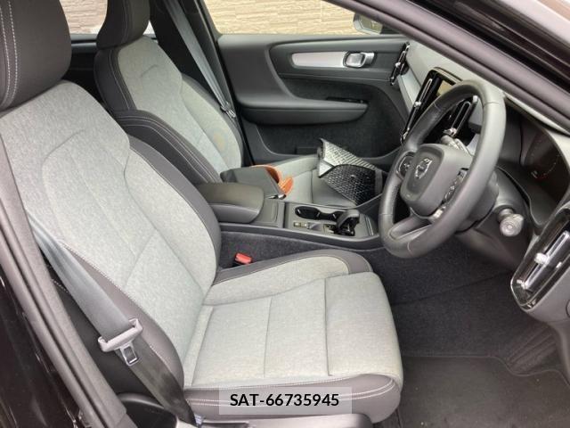 Volvo XC40 2021-11 8832380-13