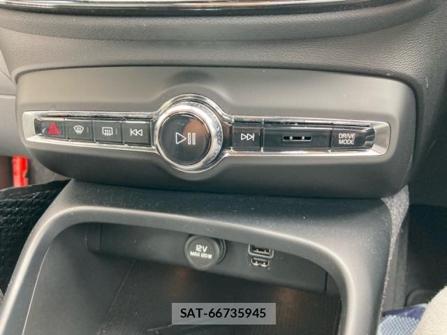 Volvo XC40 2021-11 8832380-19