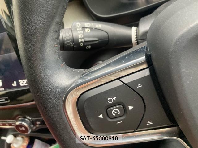 Volvo XC40 2019-09 8851016-21