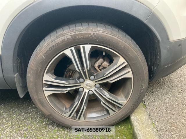 Volvo XC40 2019-09 8851016-5