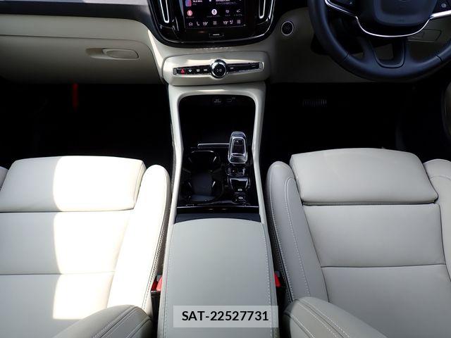Volvo XC40 2023-12 8872367-19