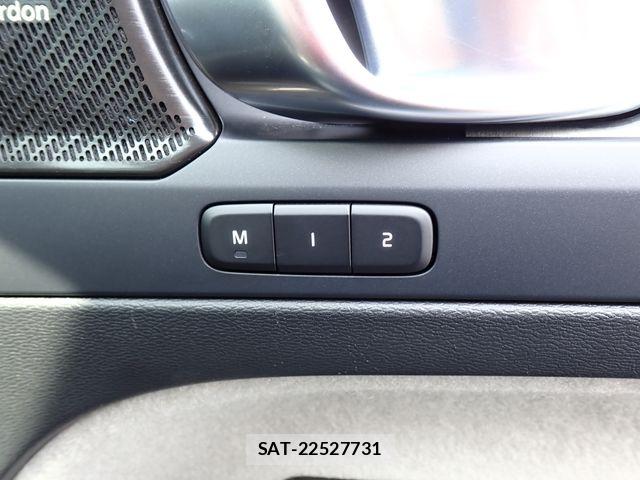 Volvo XC40 2023-12 8872367-23