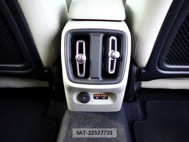 Volvo XC40 2023-12 8872367-26