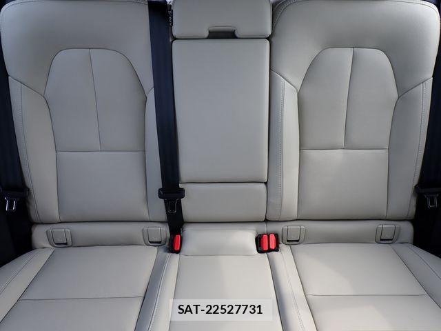 Volvo XC40 2023-12 8872367-27
