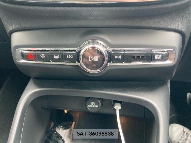 Volvo XC40 2020-03 8882857-24
