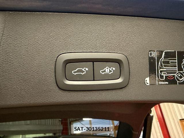 Volvo XC40 2021-02 8882856-12
