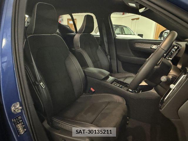 Volvo XC40 2021-02 8882856-3