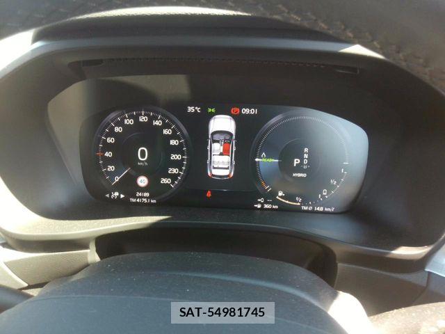Volvo XC40 2021-09 8882851-3