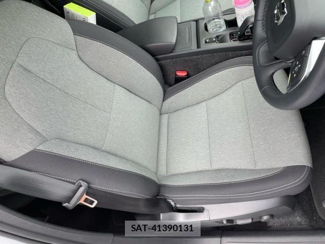 Volvo XC40 2024-10 8882854-9