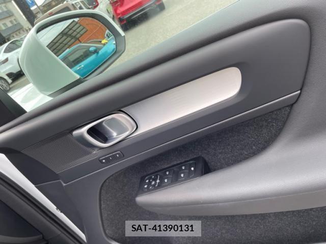 Volvo XC40 2024-10 8882854-10