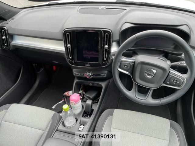 Volvo XC40 2024-10 8882854-11