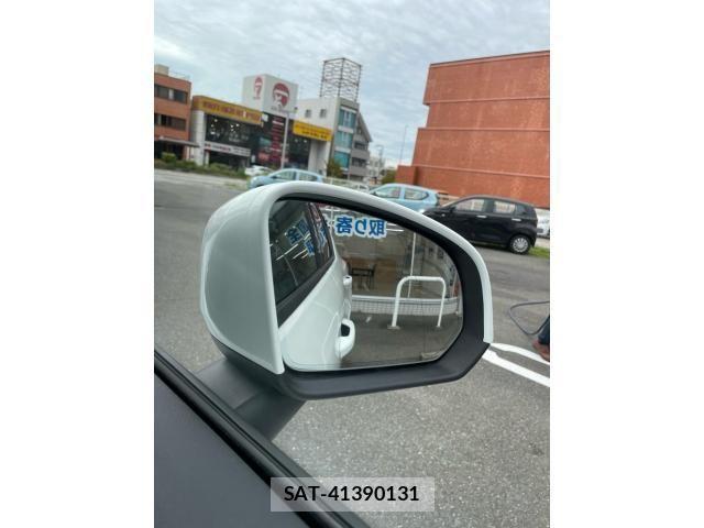 Volvo XC40 2024-10 8882854-18