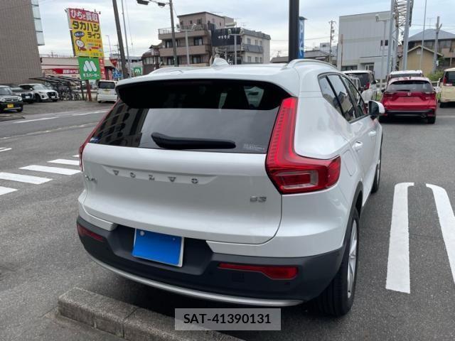 Volvo XC40 2024-10 8882854-2