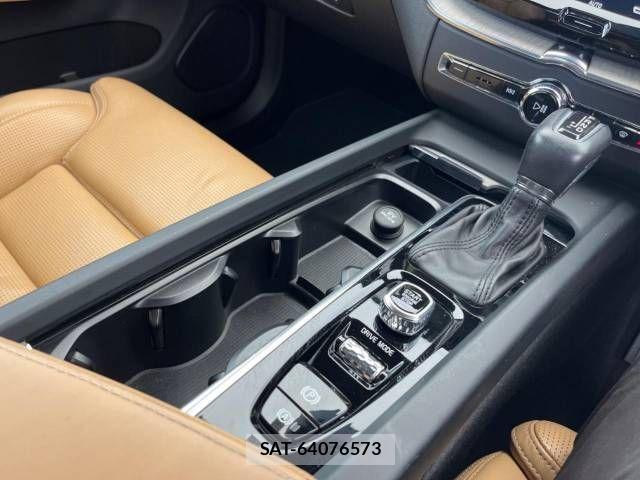 Volvo XC60 2018-06 526567-10