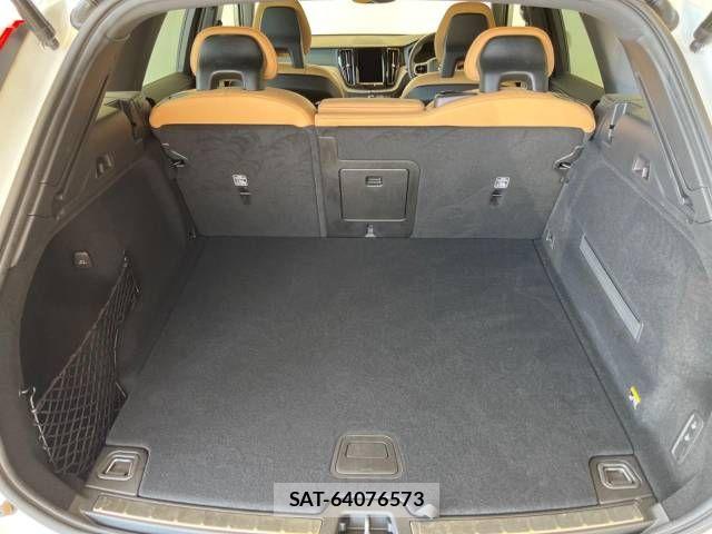 Volvo XC60 2018-06 526567-11