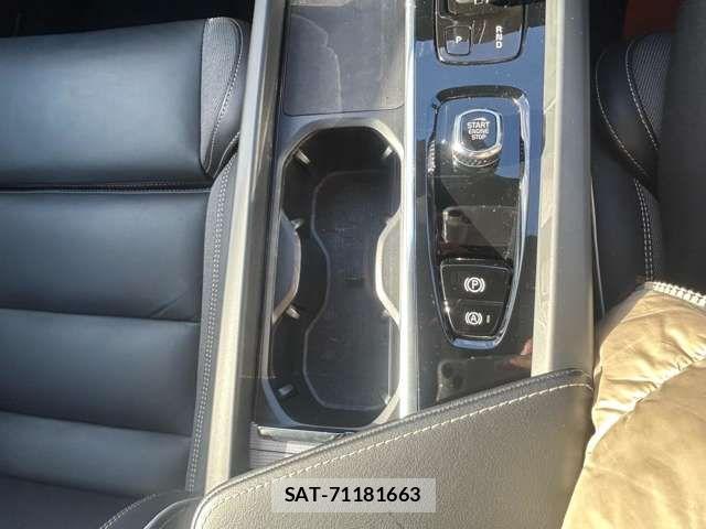 Volvo XC60 2021-12 708384-11