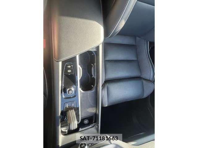 Volvo XC60 2021-12 708384-14