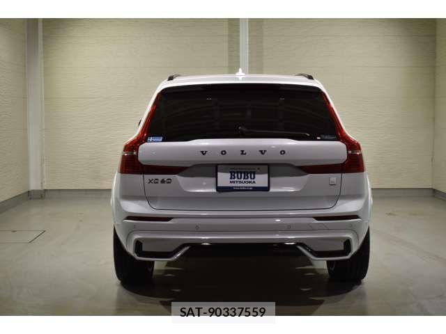 Volvo XC60 2021-10 798240-7