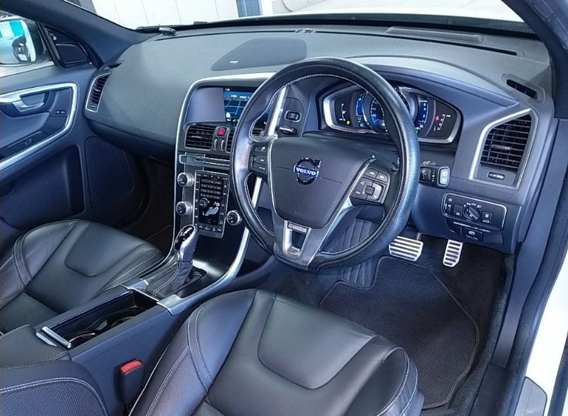 Volvo XC60 2015-02 817246-2