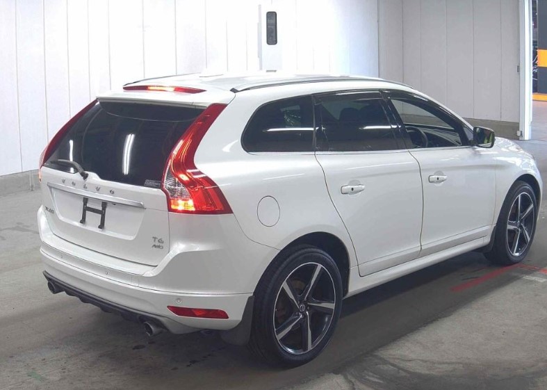 Volvo XC60 2015-02 817246-4