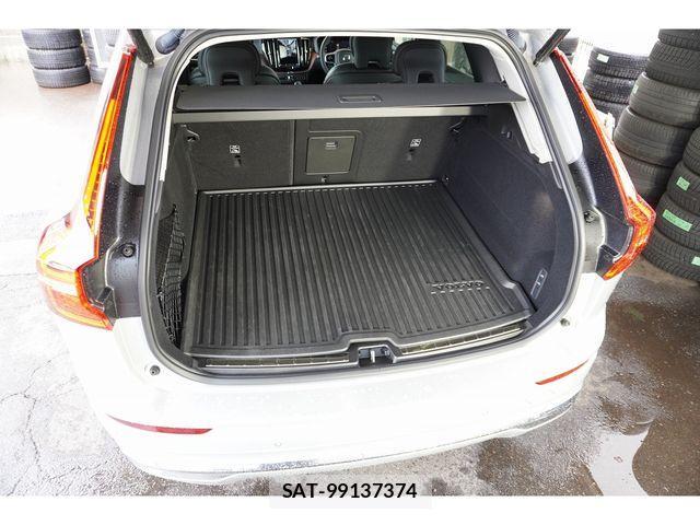 Volvo XC60 2024-06 1367256-7