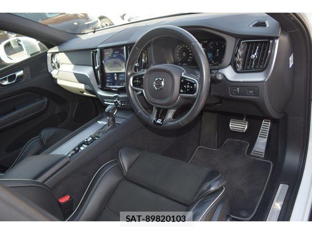 Volvo XC60 2018-06 1415451-11