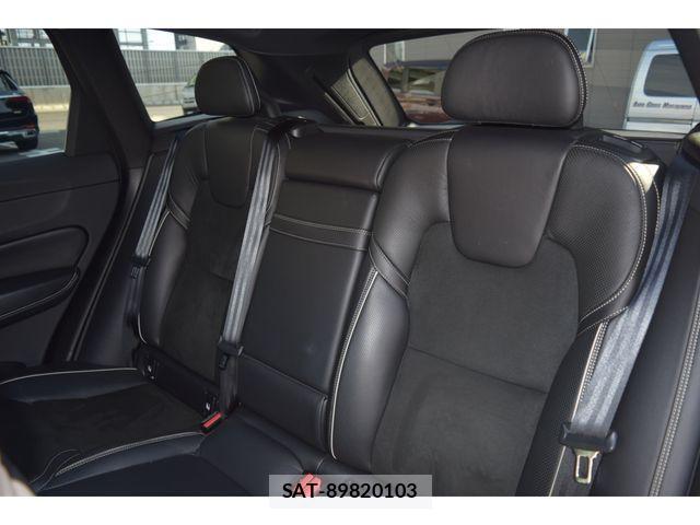 Volvo XC60 2018-06 1415451-15