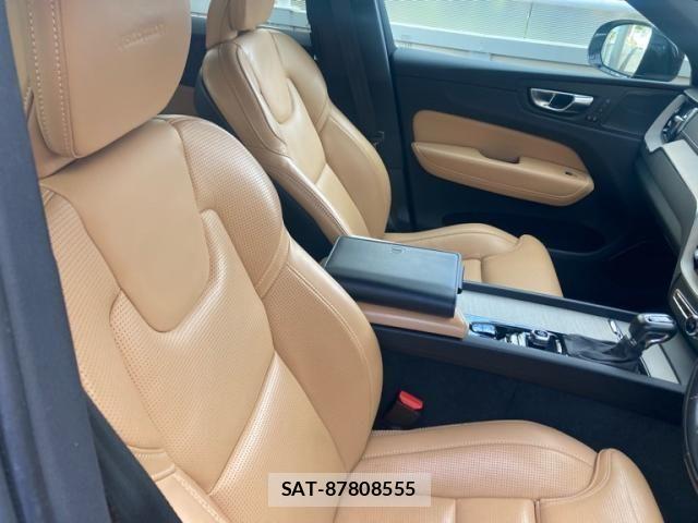 Volvo XC60 2020-07 1415454-13