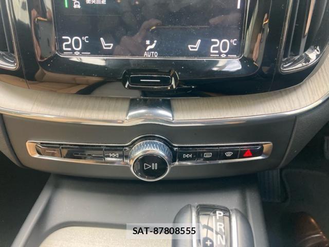 Volvo XC60 2020-07 1415454-25