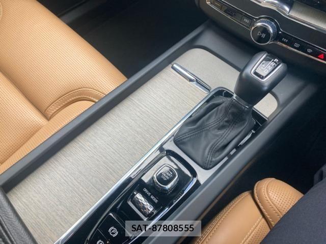 Volvo XC60 2020-07 1415454-26
