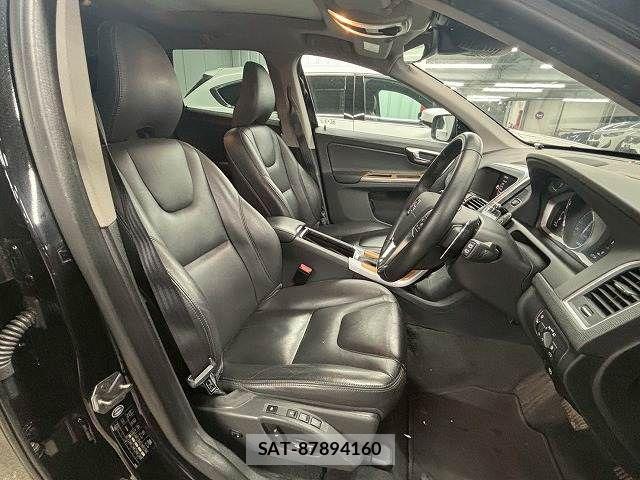 Volvo XC60 2017-10 3069004-6