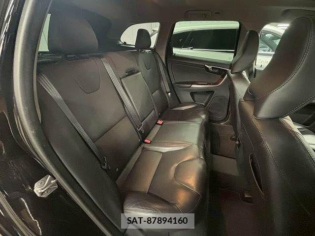 Volvo XC60 2017-10 3069004-7