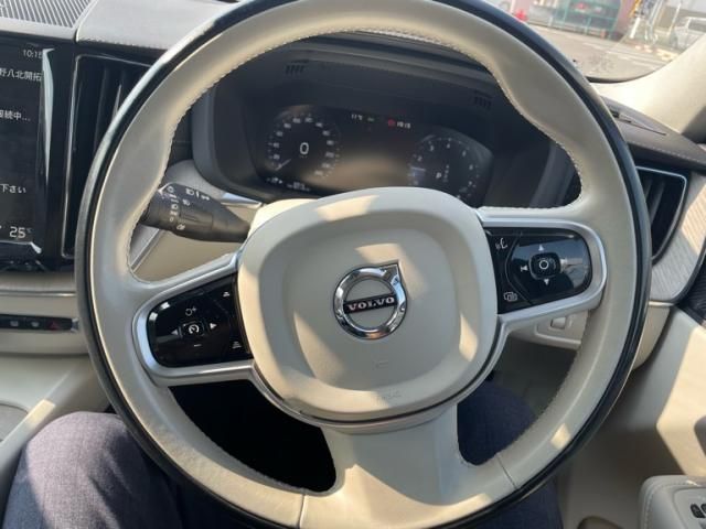 Volvo XC60 2021-02 3687098-15