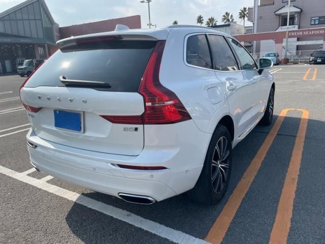 Volvo XC60 2021-02 3687098-3