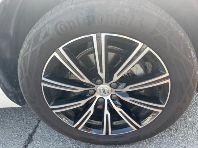 Volvo XC60 2021-02 3687098-4