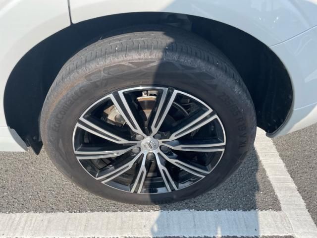 Volvo XC60 2021-02 3687098-6