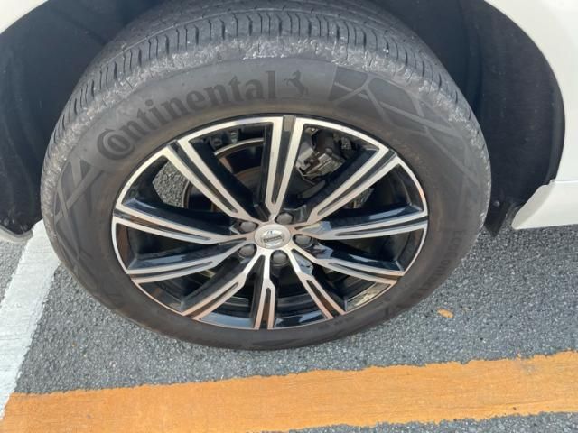 Volvo XC60 2021-02 3687098-7