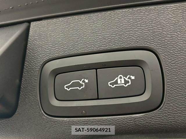 Volvo XC60 2018-05 3911060-10