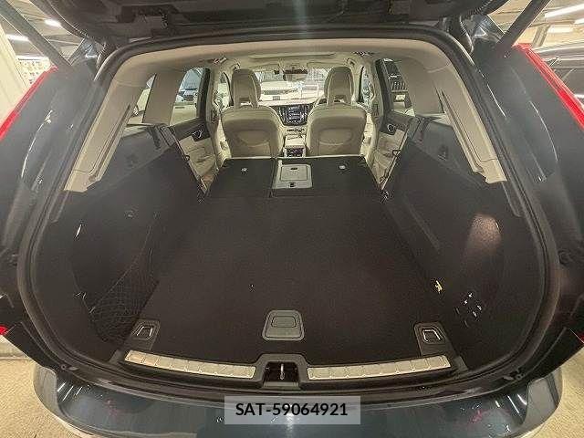 Volvo XC60 2018-05 3911060-17